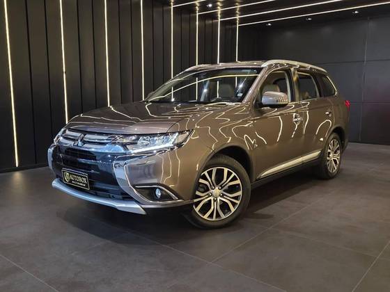 MITSUBISHI OUTLANDER 3.0 GT 4X4 V6 24V GASOLINA 4P AUTOMÁTICO MITSUBISHI OUTLANDER 3.0 GT 4X4 V6 24V GASOLINA 4P AUTOMÁTICO